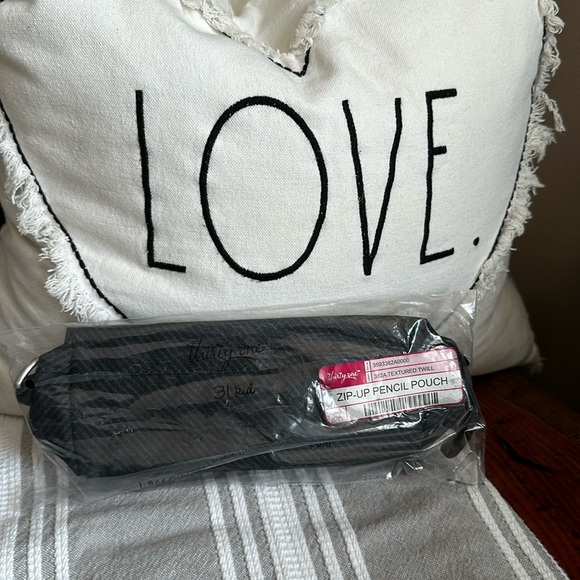thirty-one Handbags - Thirty-One Zip-Up Pencil Pouch
